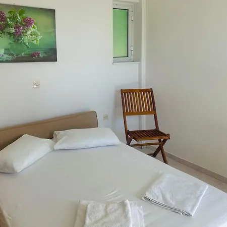 Tasos Manaritsas 3* Khrónia